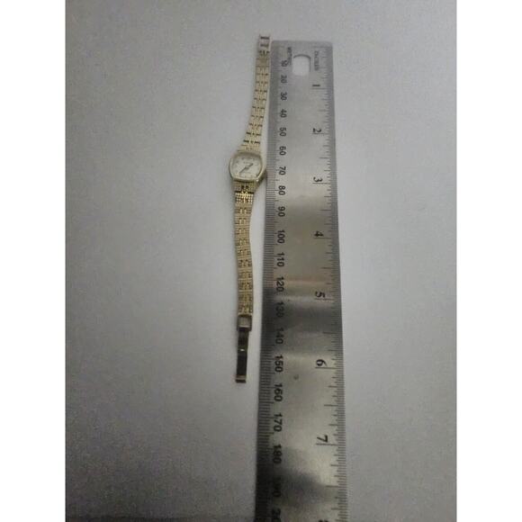 Bulova 1990 Square QuartzWatch Women New Battery Running Very Nice Petite 6\